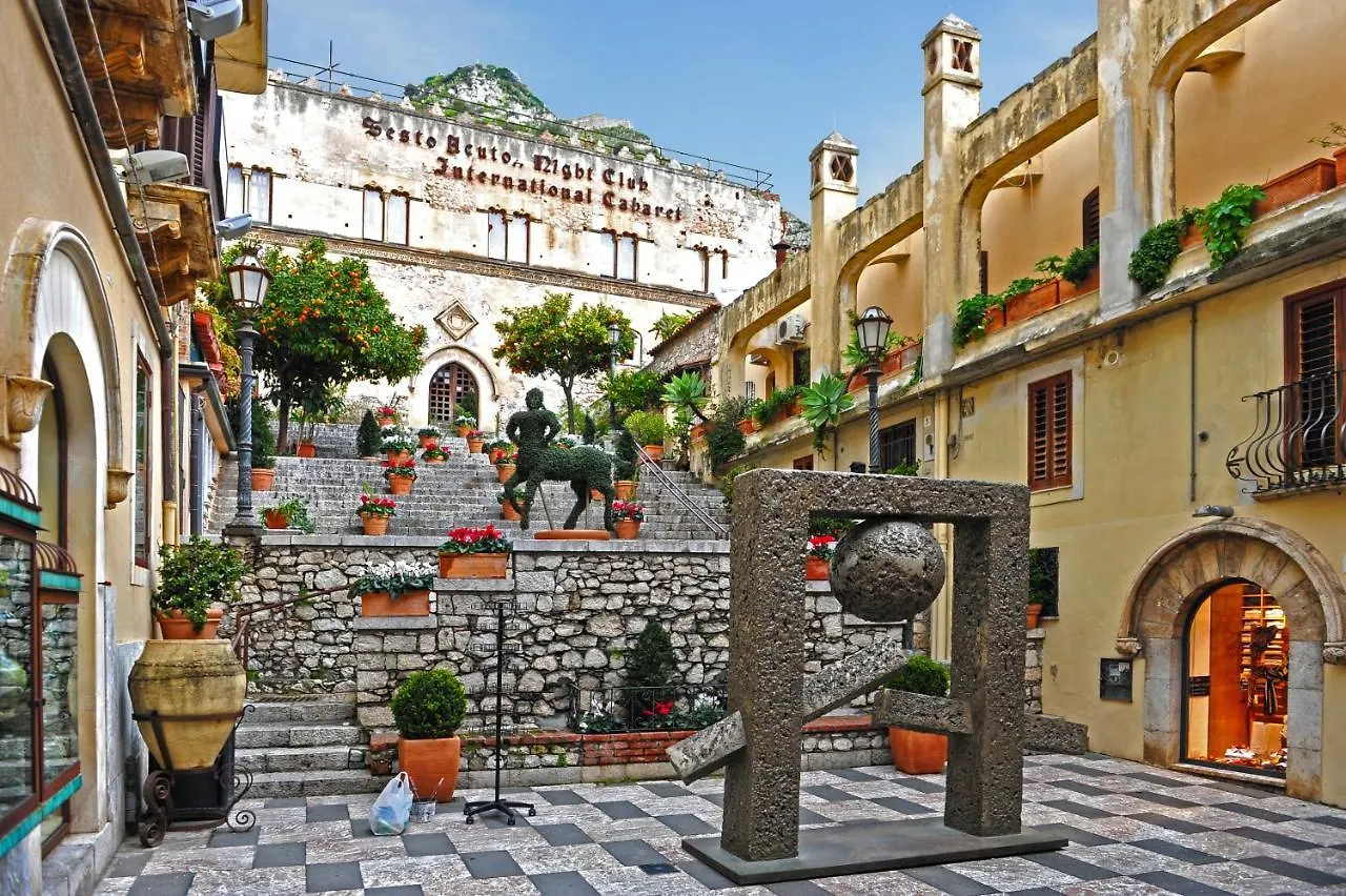 La Casa Di Elvira Lägenhet Giardini Naxos