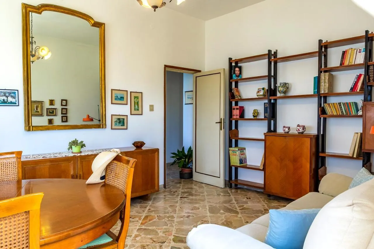 La Casa Di Elvira Apartment Giardini Naxos Italy
