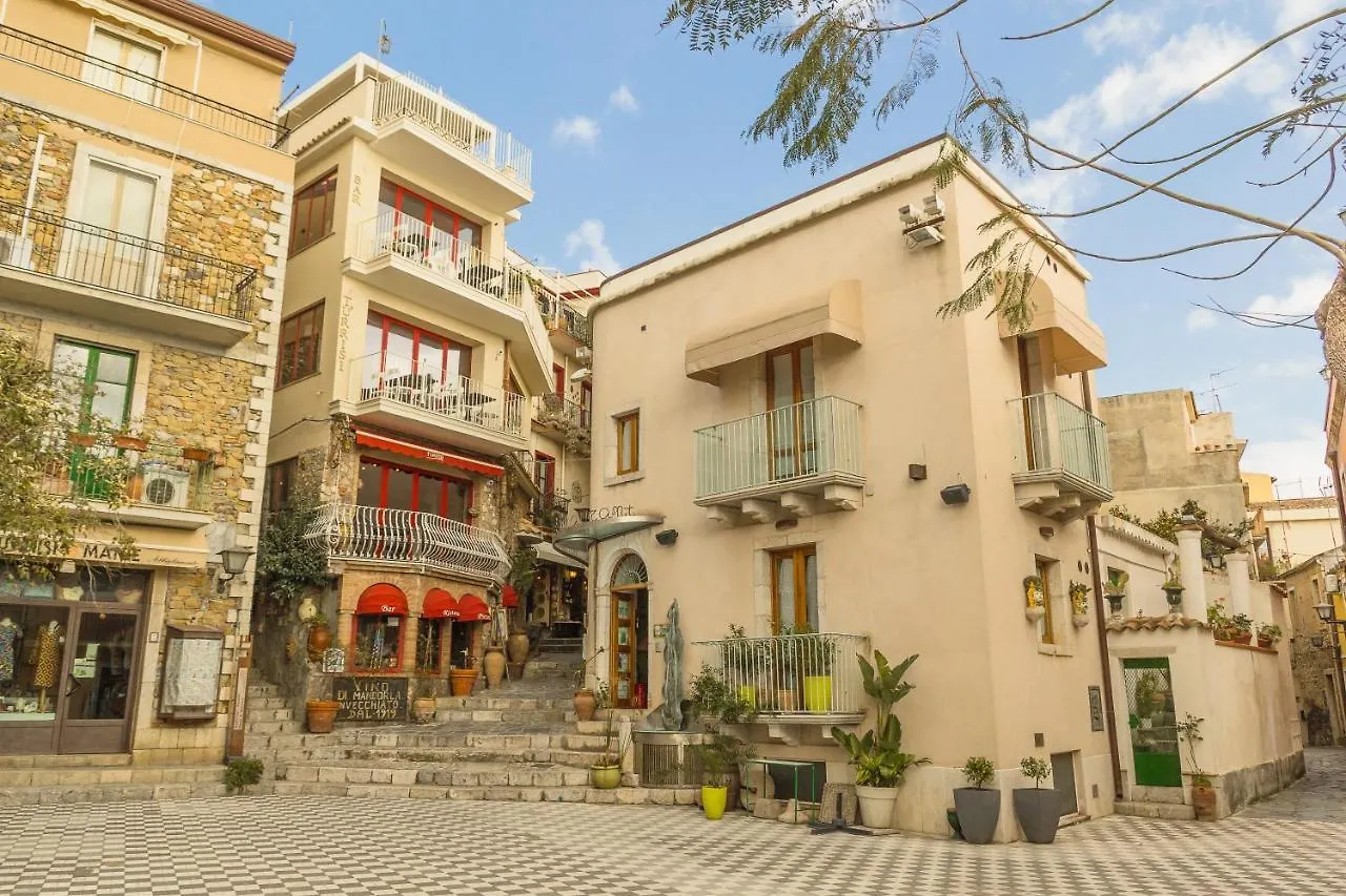 La Casa Di Elvira Apartment Giardini Naxos Italy